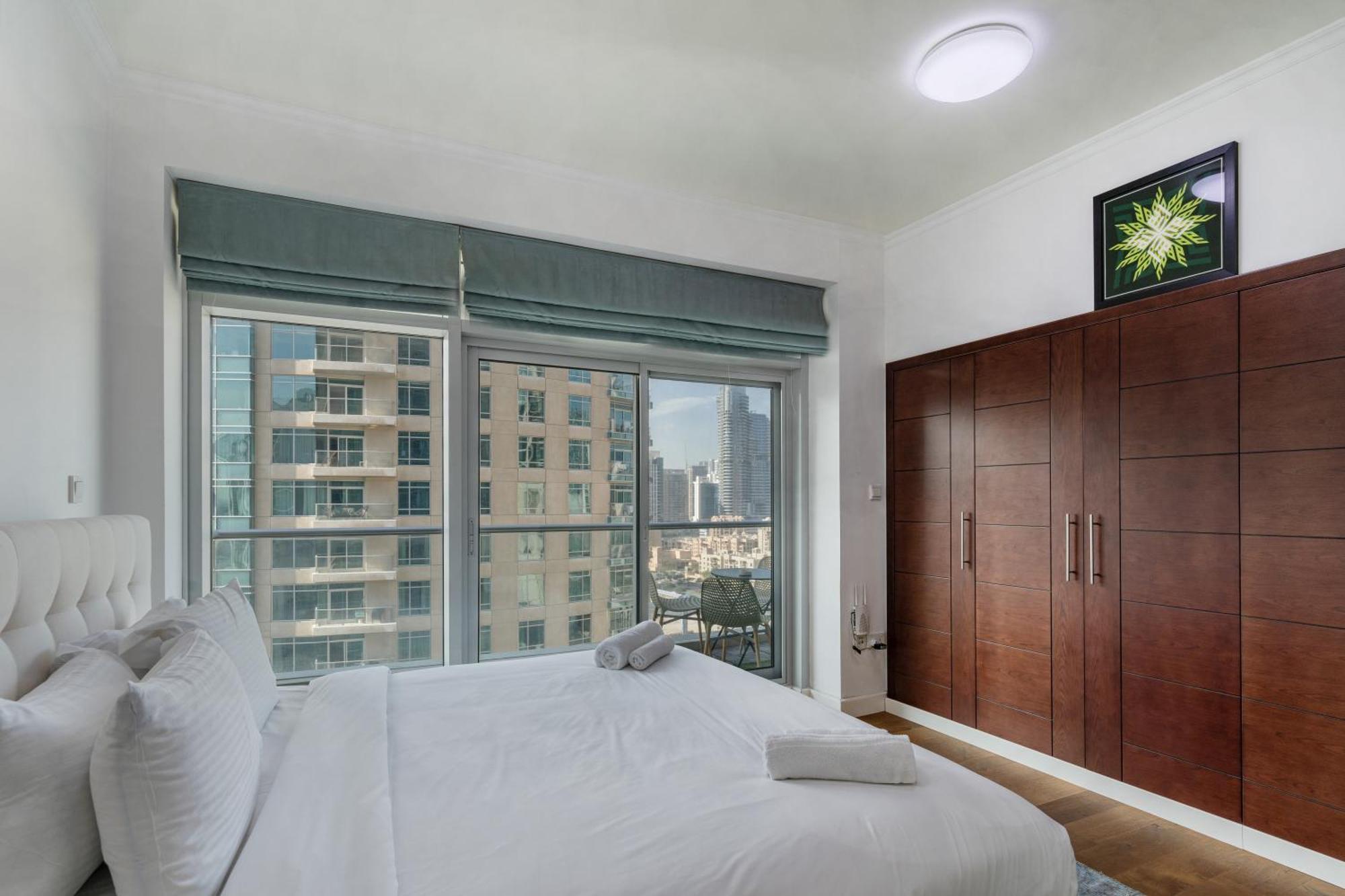 Chic 2Br Apartment, Prime Location Near Dubai Mall - Allsopp&Allsopp Luaran gambar