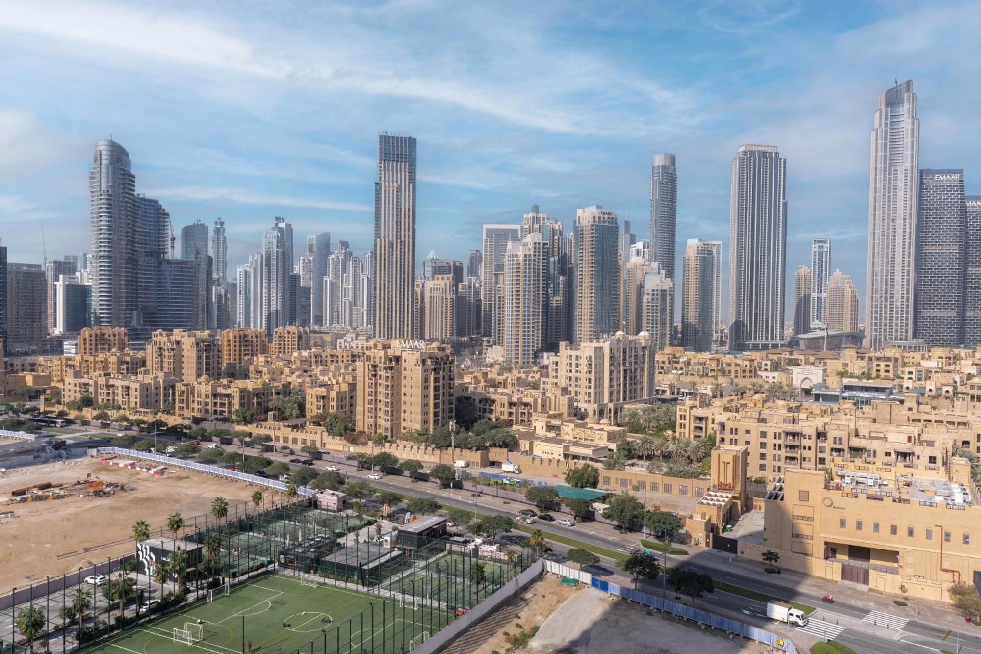 Chic 2Br Apartment, Prime Location Near Dubai Mall - Allsopp&Allsopp Luaran gambar